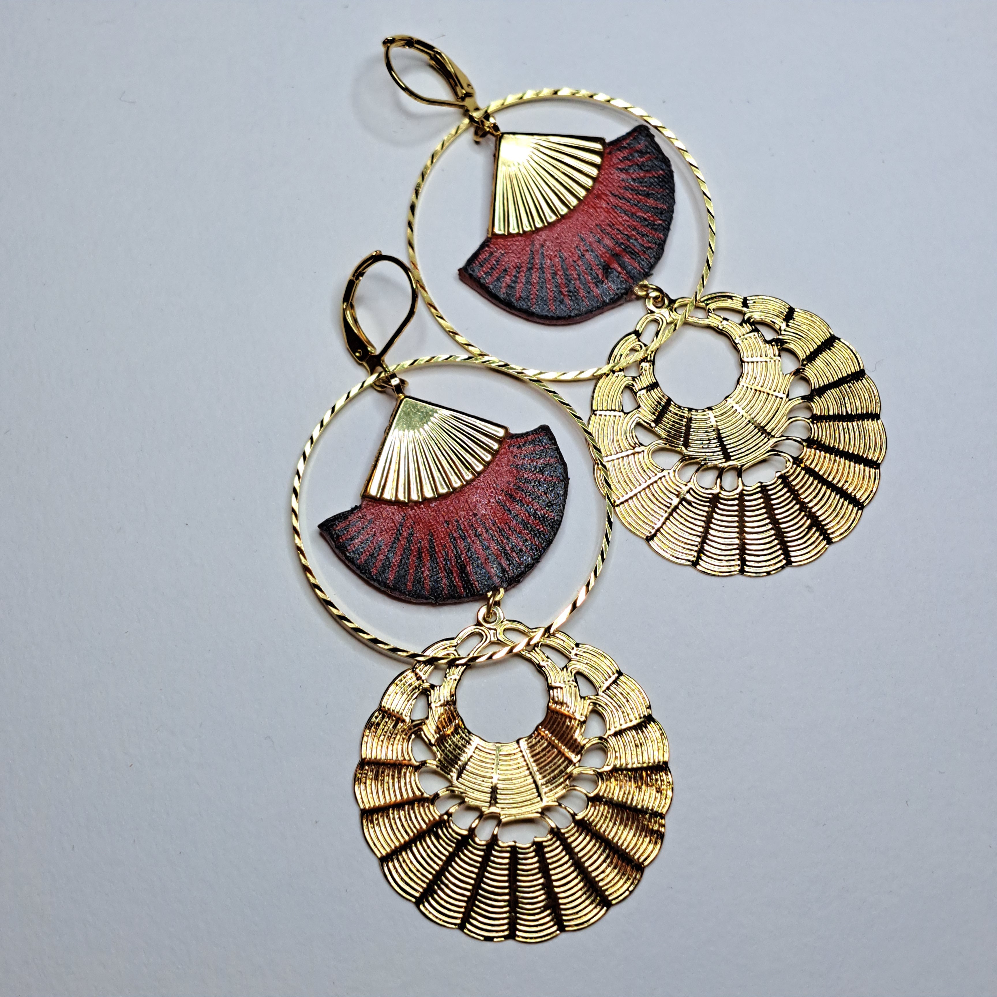 Rouge Seri - Boucles d'oreilles créoles double nattées