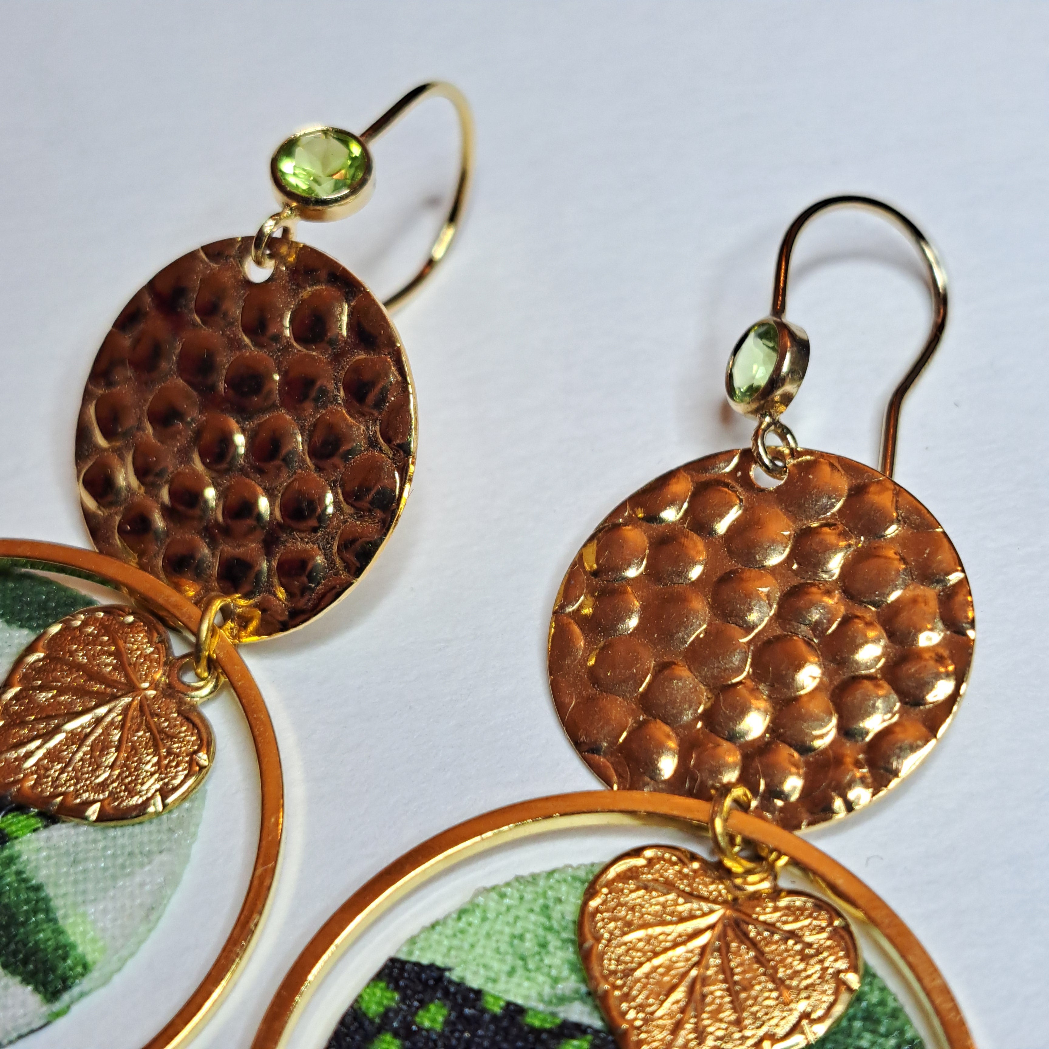 Vert Mentawaï - Boucles d’oreilles vertes pendantes créoles peridot
