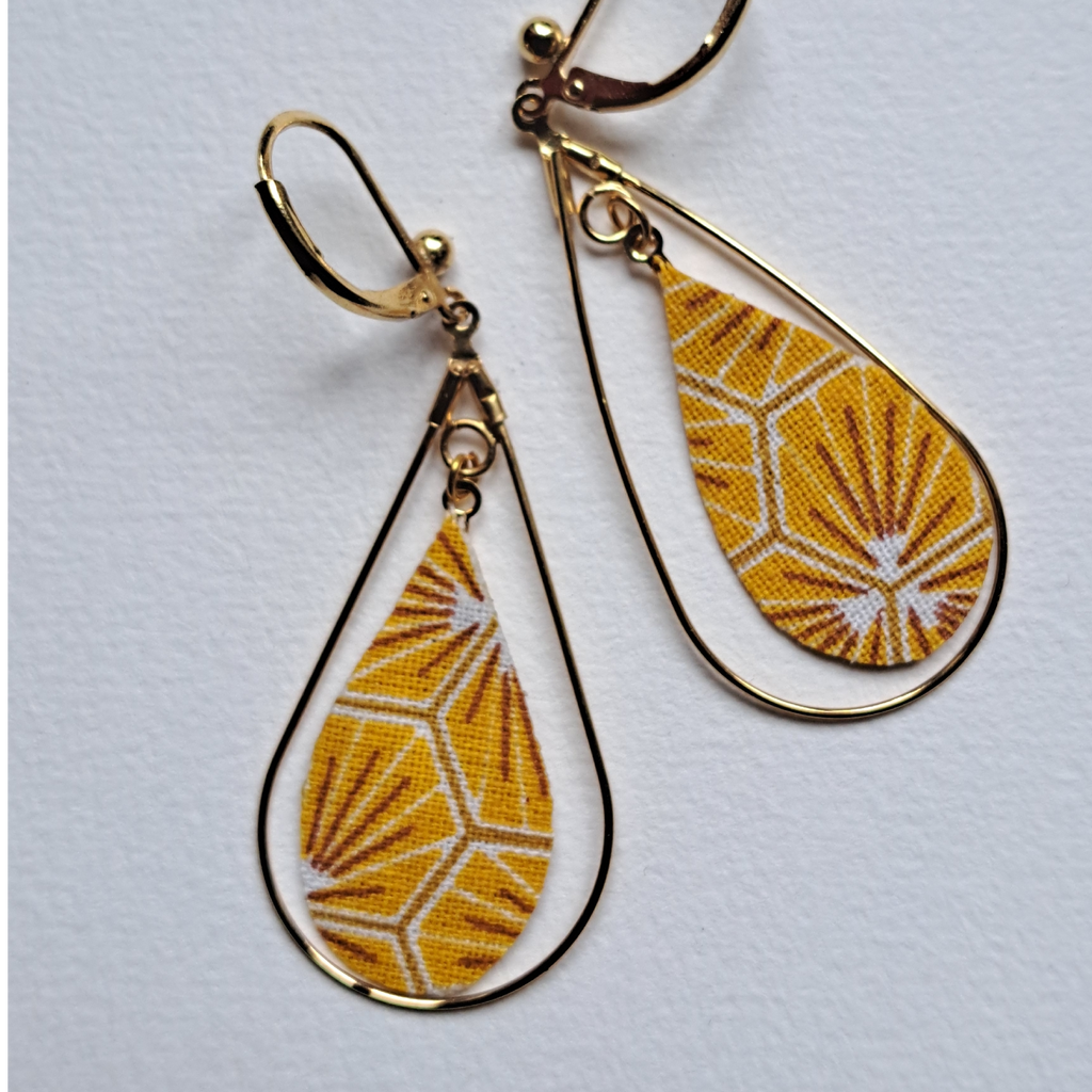 Dorée Plume d'or - Boucles d'oreilles créoles gouttes en tissu plume plaqué or