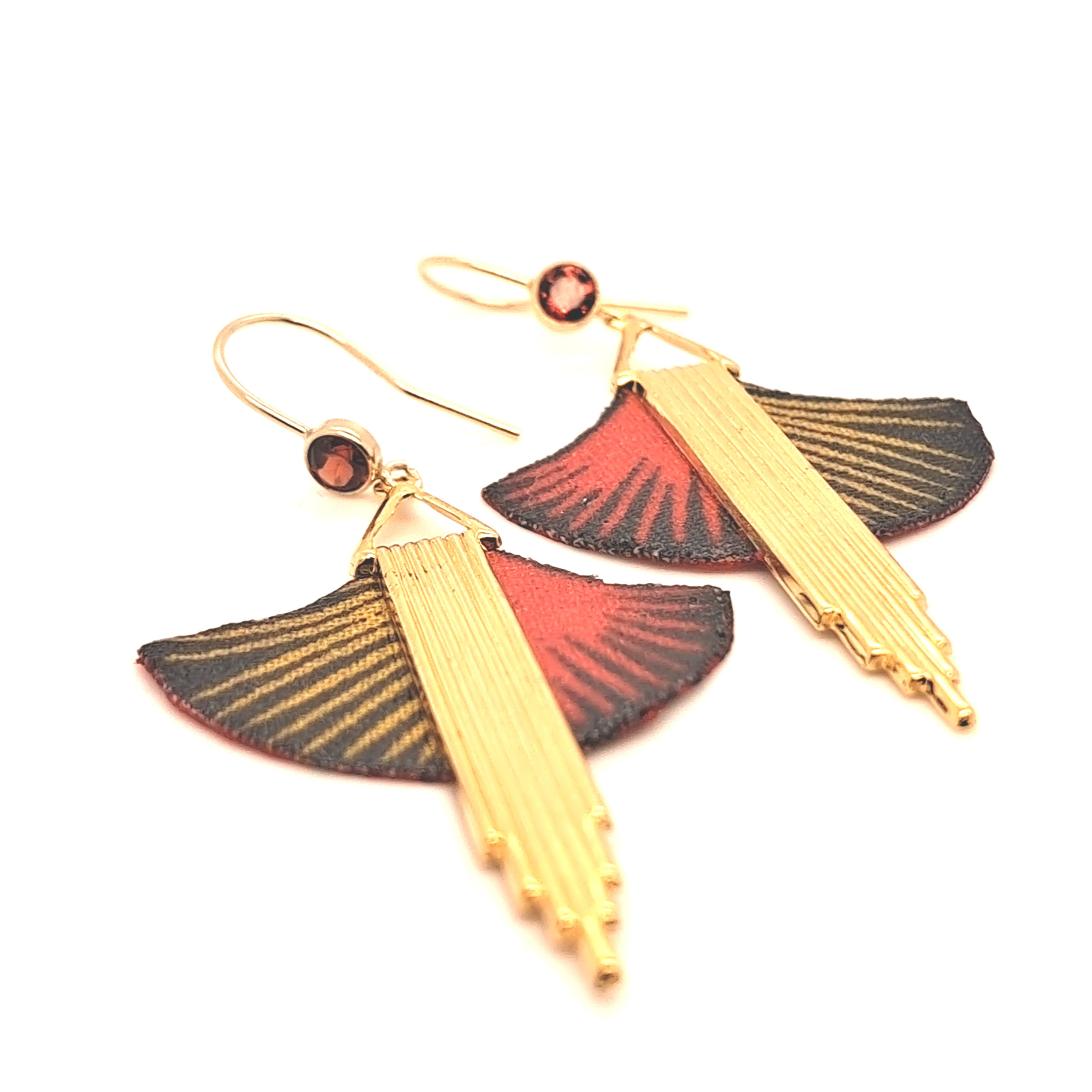 Art déco et Cléopâtre - Boucles d'oreilles pendantes rouge plaqué or grenat
