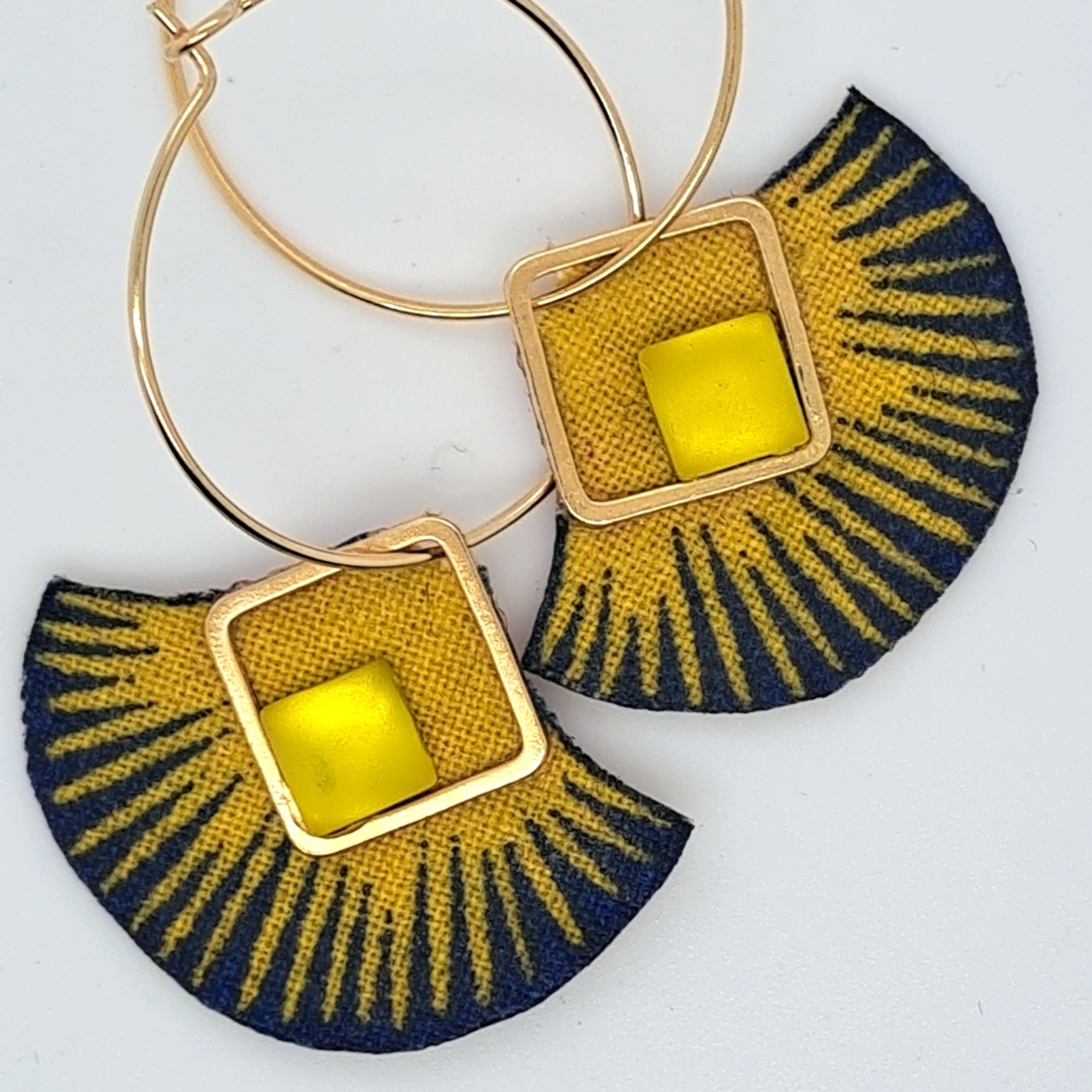 Jaune Anémone - Boucles d'oreilles jaunes en tissu