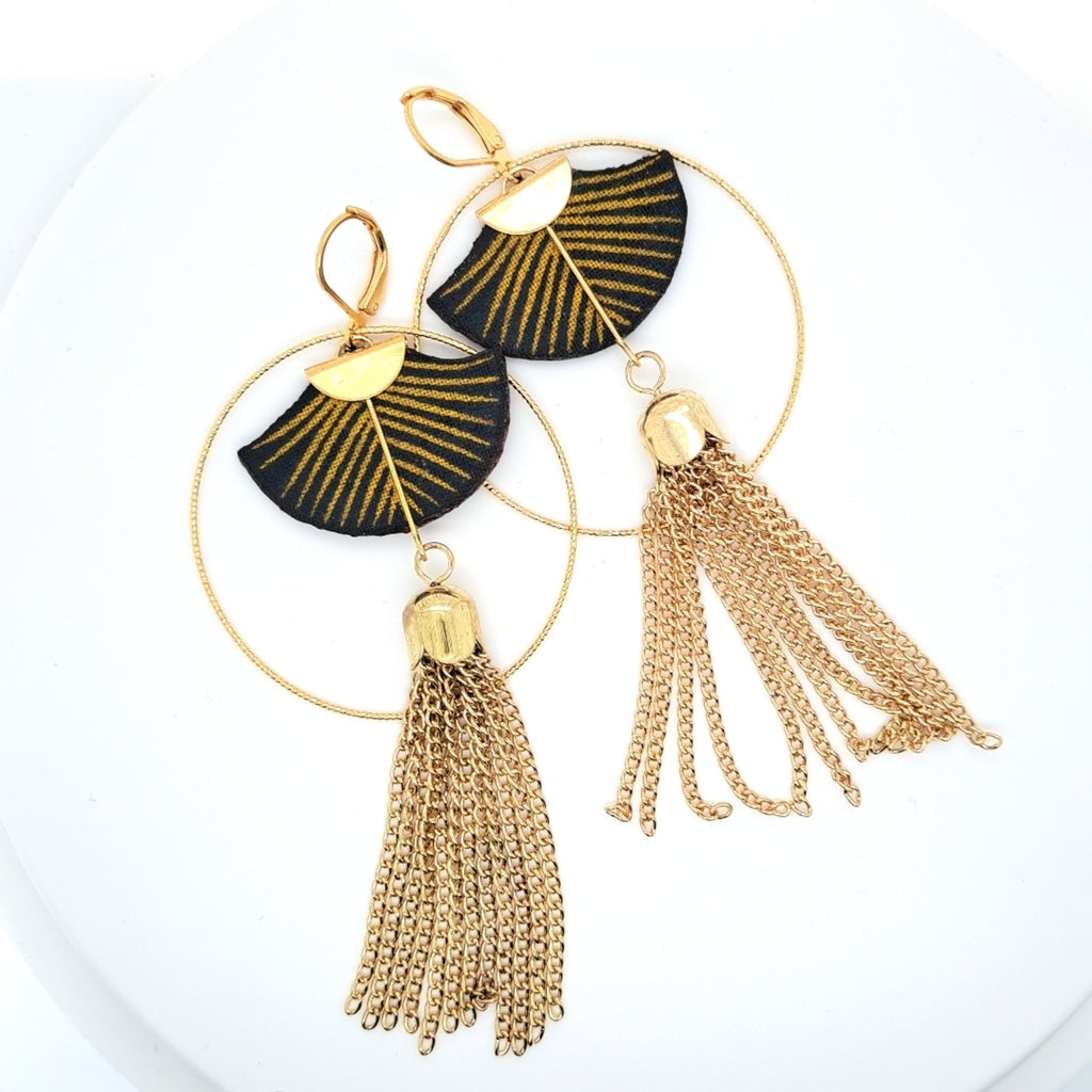 Charleston - Boucles d'oreilles pendantes dorées en tissu