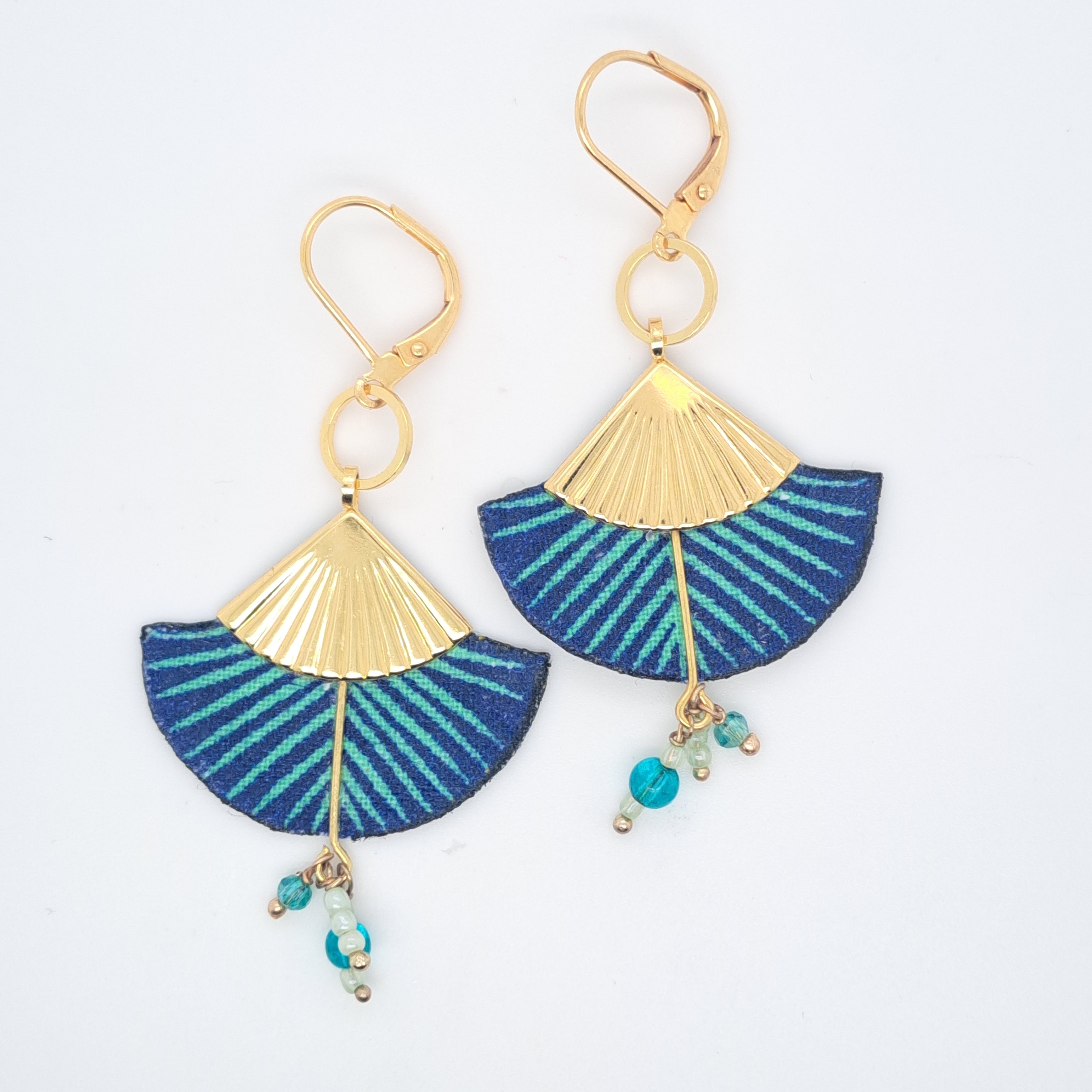 Bleu Reflets d'Oman - Boucles d’oreilles pendantes bleues en tissu