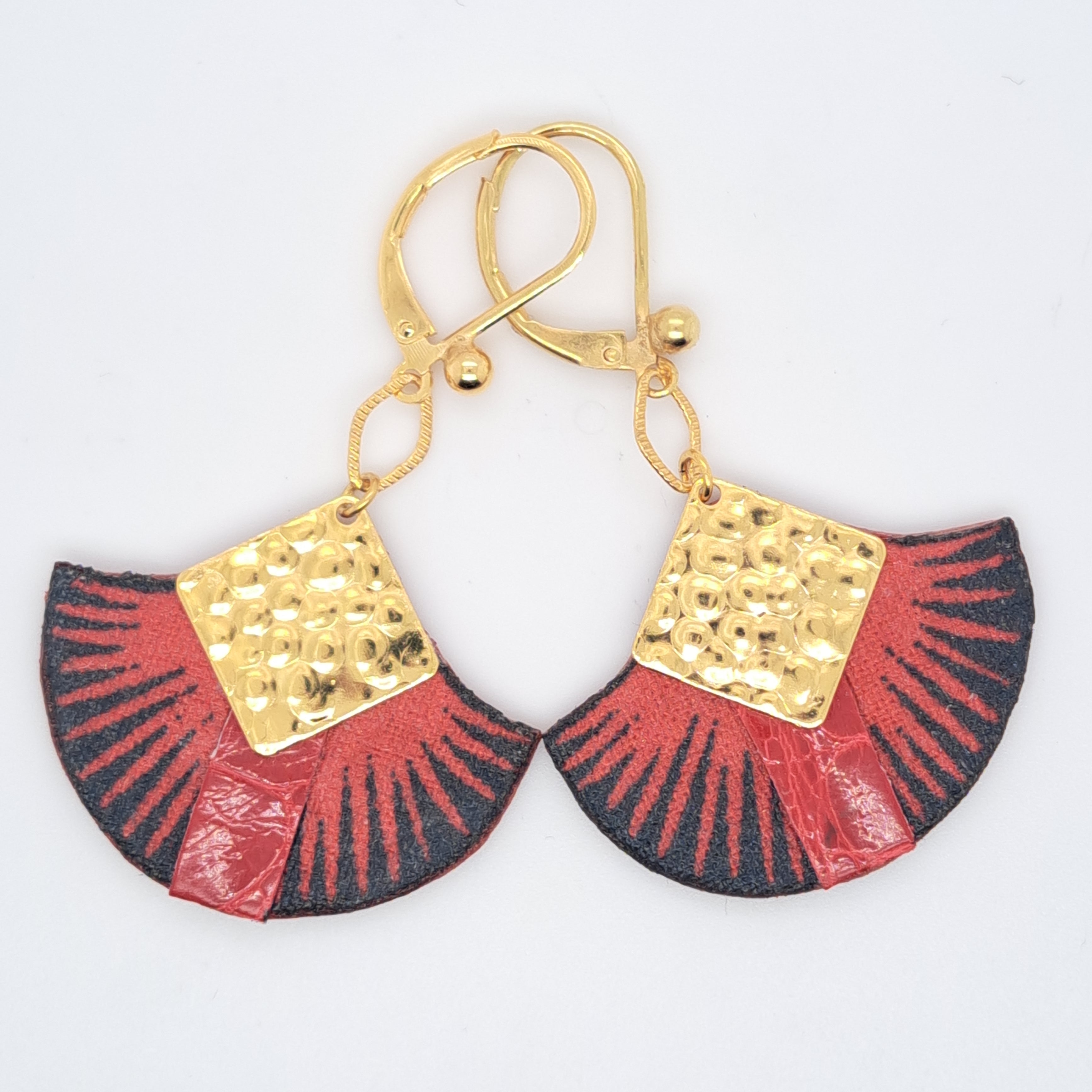 Rouge ara - Boucles d'oreilles pendantes rouges