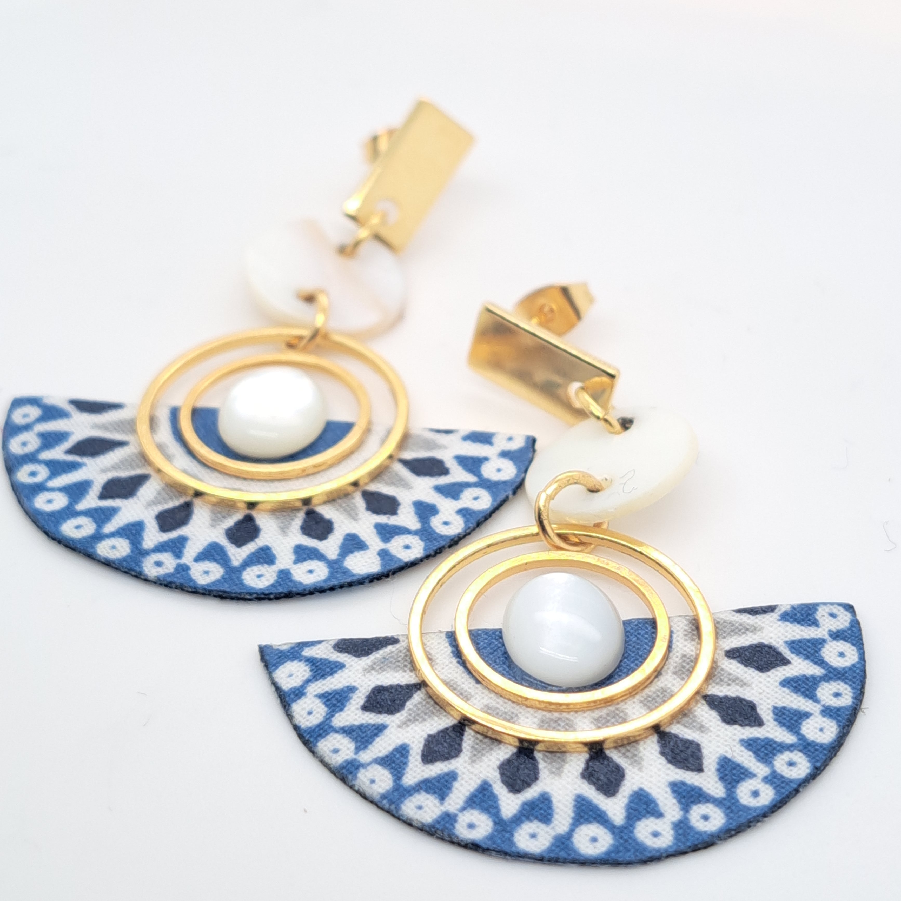 Bleu Endless Summer II - Boucles d'oreilles nacre
