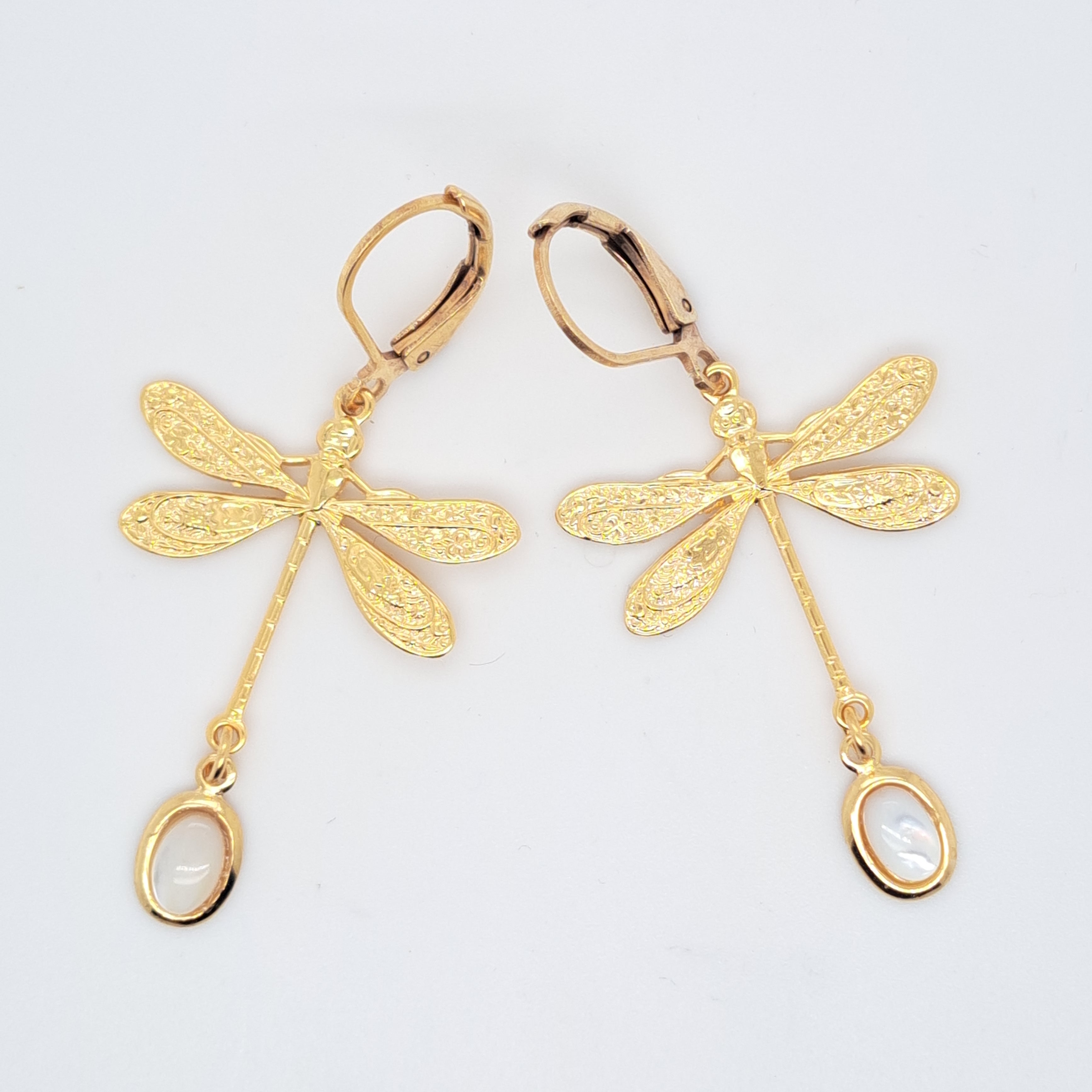 Libellule - Boucles d'oreilles pendantes nacre