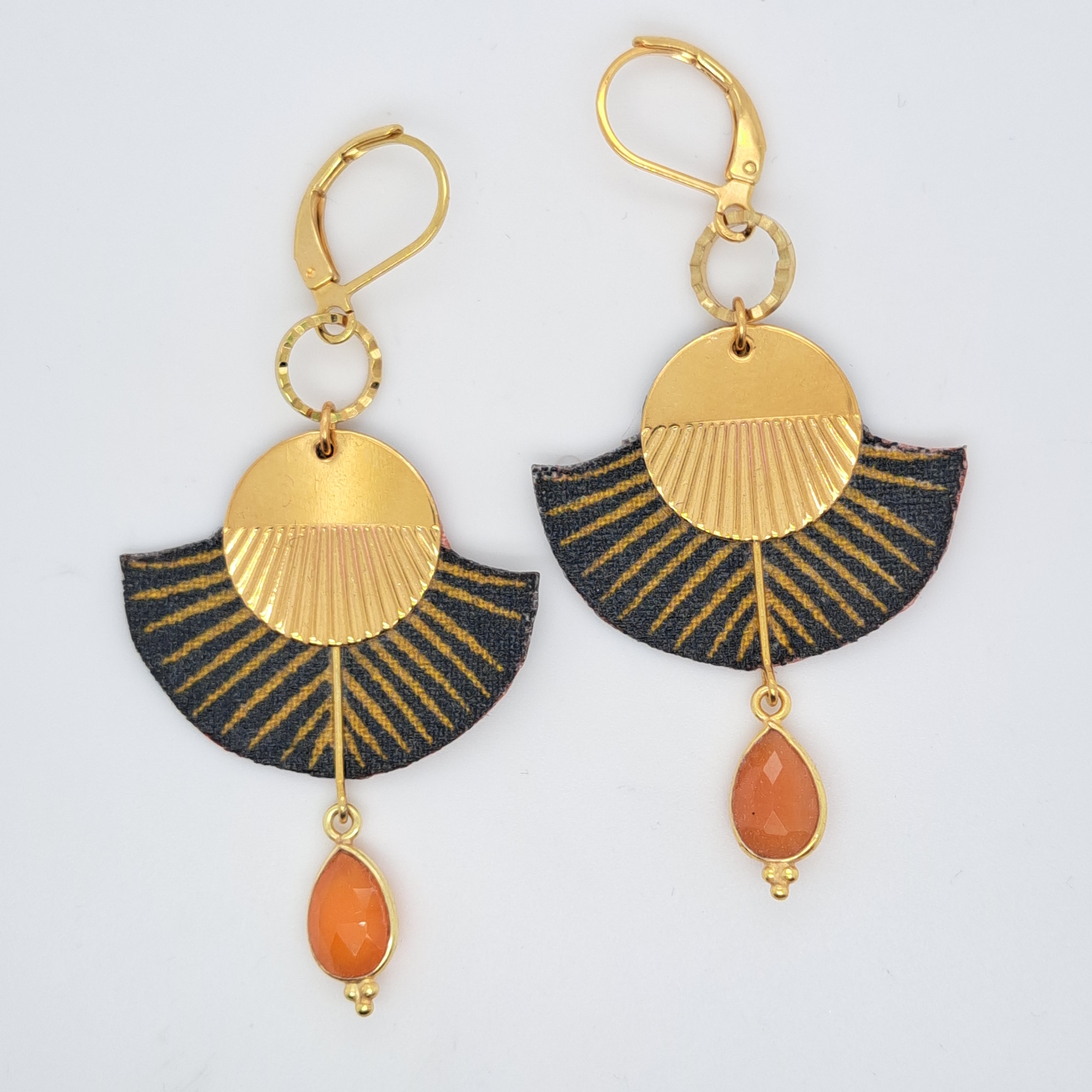 Doré Flatiron - Boucles d'oreilles pendantes cornaline