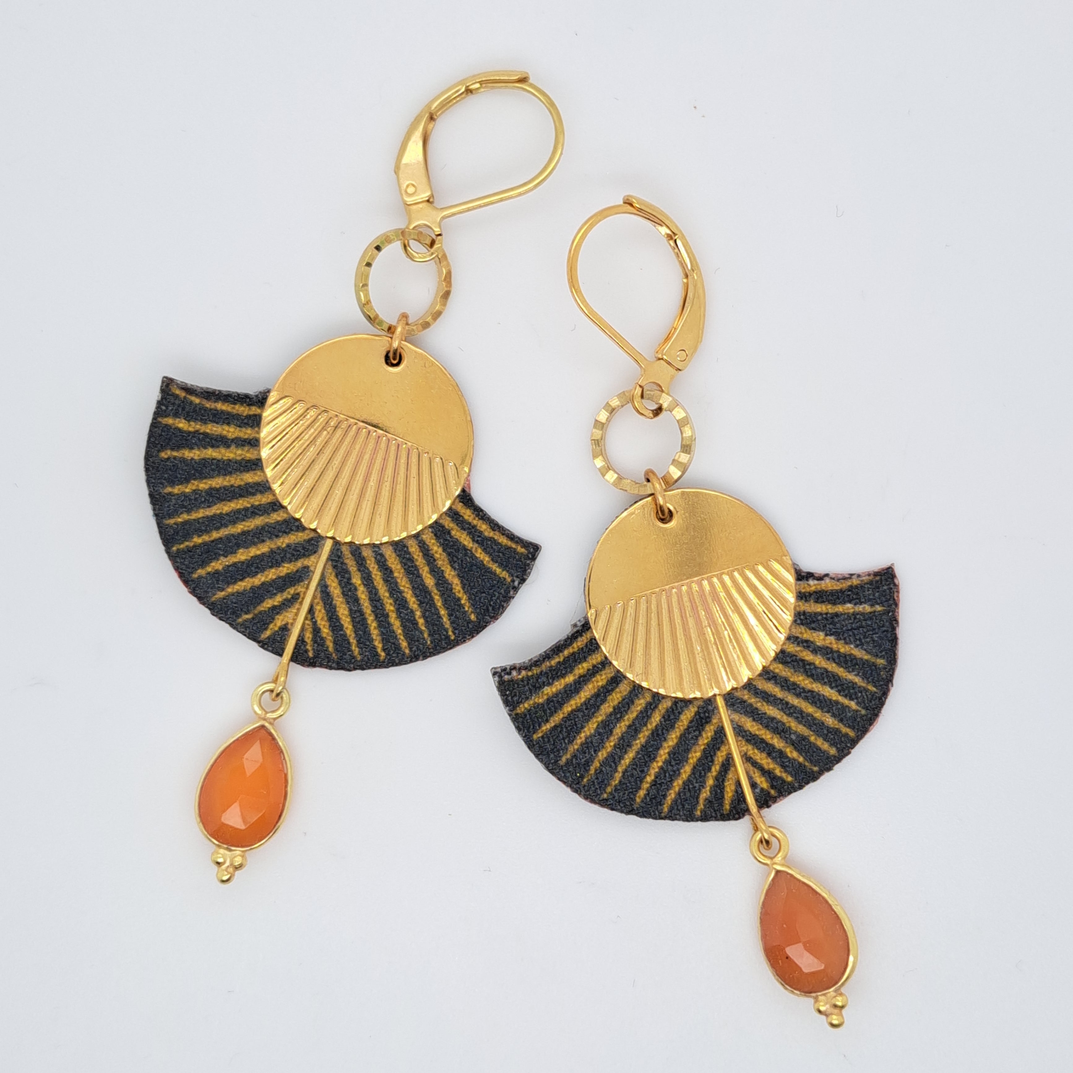 Doré Flatiron - Boucles d'oreilles pendantes cornaline